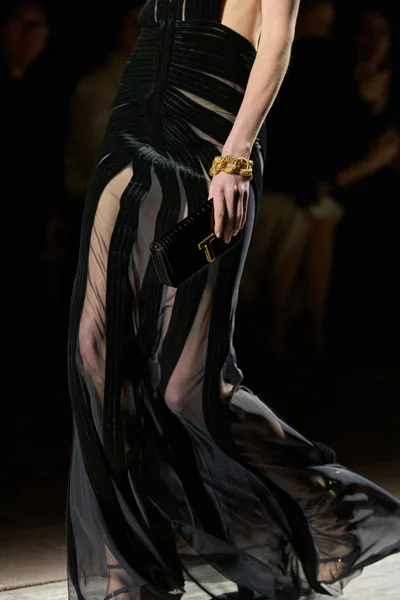Look 57